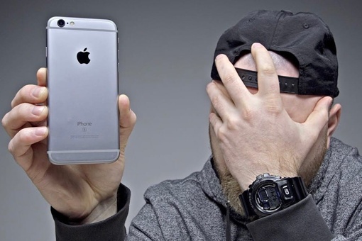 Apple замедляет работу старых iPhone!