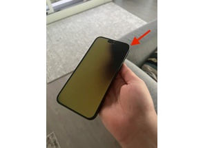 iPhone 15 вспыхнул изнутри!
