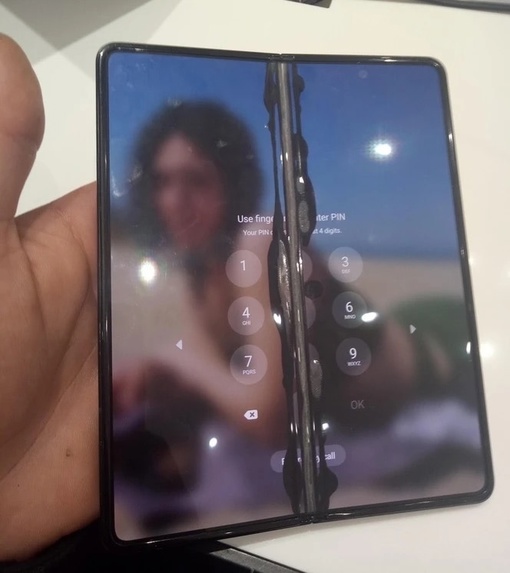     Samsung Galaxy Z Fold 3!