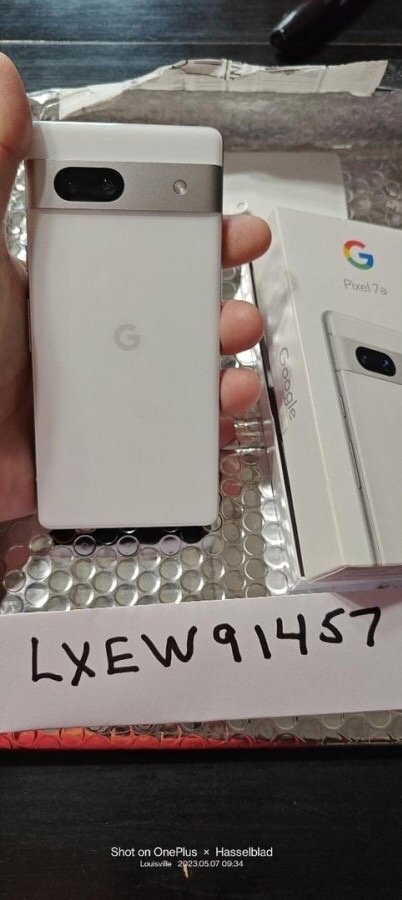       Google Pixel 7a!